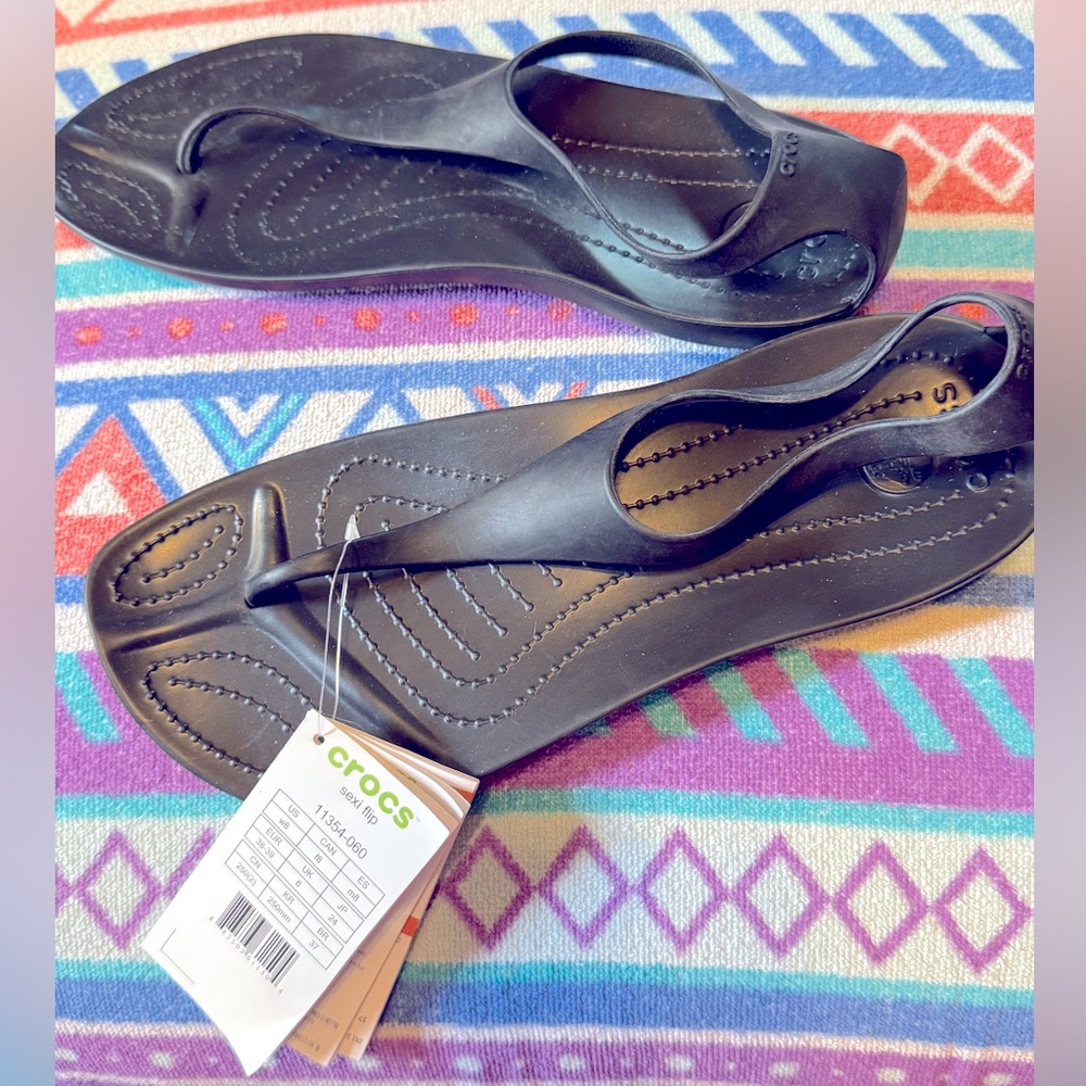 NWT CROCS Serena “Sexi Flip” Thongs size 8 No Wear Black